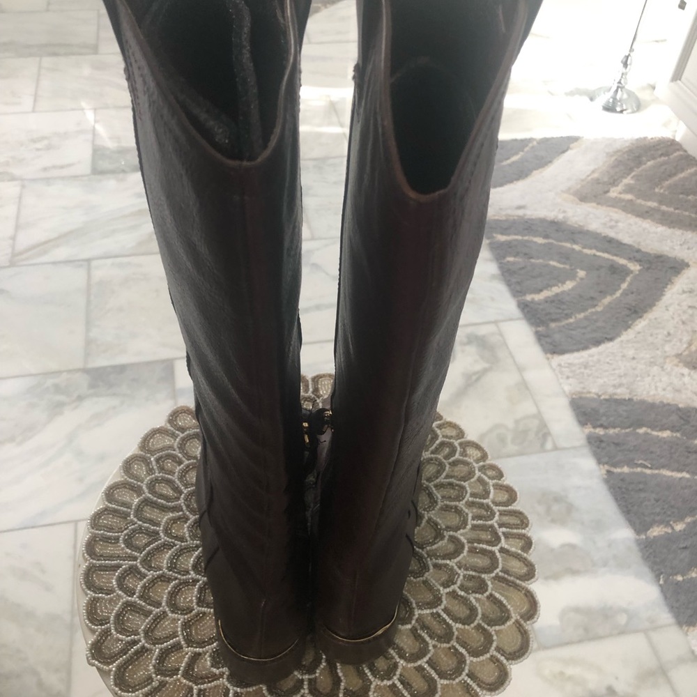 Boots - Picture 2 of 5